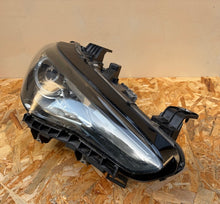 Laden Sie das Bild in den Galerie-Viewer, Frontscheinwerfer Alfa Romeo Giulia 50547571 Rechts Scheinwerfer Headlight SCH3713548071is