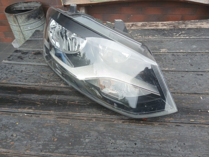 Frontscheinwerfer VW Polo 1EE24705102 Rechts Scheinwerfer Headlight SCH3719438704tq
