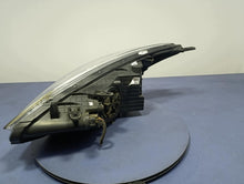 Laden Sie das Bild in den Galerie-Viewer, Frontscheinwerfer Hyundai I30 92102-A6020 Rechts Scheinwerfer Headlight SCH3722078568gr
