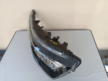 Laden Sie das Bild in den Galerie-Viewer, Frontscheinwerfer Iveco Daily IV 05802248037 Rechts Scheinwerfer Headlight SCH3739171482zq