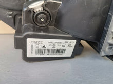 Laden Sie das Bild in den Galerie-Viewer, Frontscheinwerfer Iveco Daily IV 05802248037 Rechts Scheinwerfer Headlight SCH3739171482zq
