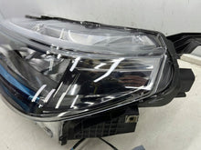Laden Sie das Bild in den Galerie-Viewer, Frontscheinwerfer Suzuki Vitara I 100-7R016 Links Scheinwerfer Headlight SCH3746833129oe