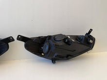 Laden Sie das Bild in den Galerie-Viewer, Frontscheinwerfer Ford Fiesta H1BB13W030CE Ein Stück (Rechts oder Links) SCH3753804297eu