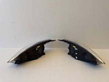 Laden Sie das Bild in den Galerie-Viewer, Frontscheinwerfer Ford Fiesta H1BB13W030CE Ein Stück (Rechts oder Links) SCH3753804297eu
