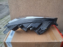 Laden Sie das Bild in den Galerie-Viewer, Frontscheinwerfer Dacia Sandero III Jogger 260606033R Full LED Links Headlight SCH3762620293zu