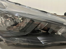 Laden Sie das Bild in den Galerie-Viewer, Frontscheinwerfer Nissan Micra I K14 260105FA0B 10018728 Rechts Headlight SCH3762786638iw