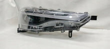 Laden Sie das Bild in den Galerie-Viewer, Frontscheinwerfer Toyota Corolla 16-184 Rechts Scheinwerfer Headlight SCH3774619267zn