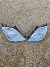 Laden Sie das Bild in den Galerie-Viewer, Frontscheinwerfer Ford Fiesta I 312331231 Ein Satz Scheinwerfer Headlight SCH3776074817ys
