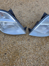 Laden Sie das Bild in den Galerie-Viewer, Frontscheinwerfer Ford Fiesta I 312331231 Ein Satz Scheinwerfer Headlight SCH3776074817ys