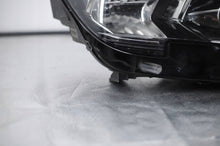 Load image into Gallery viewer, Frontscheinwerfer Peugeot 5008 II 9810478280 Rechts Scheinwerfer Headlight SCH3778654768rx