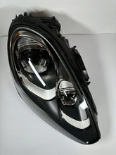 Load image into Gallery viewer, Frontscheinwerfer Porsche Cayenne 7P5941754AA Xenon Rechts Headlight SCH3781176889lo