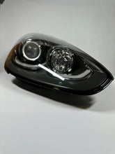 Load image into Gallery viewer, Frontscheinwerfer Porsche Cayenne 7P5941754AA Xenon Rechts Headlight SCH3781176889lo
