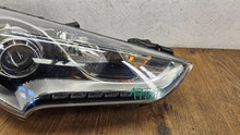 Load image into Gallery viewer, Frontscheinwerfer Hyundai Veloster TOL17676 Rechts Scheinwerfer Headlight SCH3781811990nt
