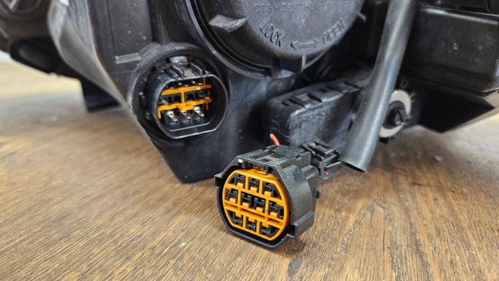 Frontscheinwerfer Hyundai Veloster TOL17676 Rechts Scheinwerfer Headlight SCH3781811990nt
