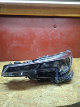 Laden Sie das Bild in den Galerie-Viewer, Frontscheinwerfer Toyota Corolla 90154118 LED Links Scheinwerfer Headlight SCH3803351633fa