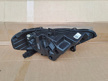 Laden Sie das Bild in den Galerie-Viewer, Frontscheinwerfer Ford 84131P46E Links Scheinwerfer Headlight SCH3814568203vm