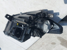 Laden Sie das Bild in den Galerie-Viewer, Frontscheinwerfer Ford FR3B-13006-B Links Scheinwerfer Headlight SCH3815072419ep