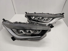 Laden Sie das Bild in den Galerie-Viewer, Frontscheinwerfer Toyota Yaris EUK0-8 K0-8EU Full LED Ein Satz Headlight SCH3819894068qe
