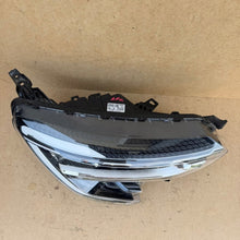 Laden Sie das Bild in den Galerie-Viewer, Frontscheinwerfer Renault Arkana 260102483R Full LED Rechts Headlight SCH3820846851hy