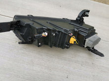 Laden Sie das Bild in den Galerie-Viewer, Frontscheinwerfer Dacia Spring 266052417R LED Links Scheinwerfer Headlight SCH3838951784dc