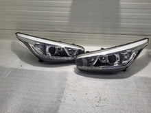 Laden Sie das Bild in den Galerie-Viewer, Frontscheinwerfer Kia Ceed 92102-A2220 Ein Satz Scheinwerfer Headlight SCH3847299178if