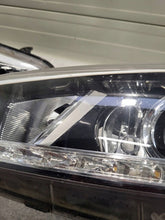 Laden Sie das Bild in den Galerie-Viewer, Frontscheinwerfer Kia Ceed 92102-A2220 Ein Satz Scheinwerfer Headlight SCH3847299178if