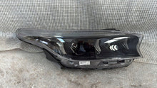 Laden Sie das Bild in den Galerie-Viewer, Frontscheinwerfer Kia Xceed J792112020 Rechts Scheinwerfer Headlight SCH3870310694jm