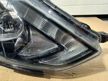 Load image into Gallery viewer, Frontscheinwerfer Nissan Qashqai I 10018013 Rechts Scheinwerfer Headlight SCH3888451231nu