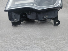 Laden Sie das Bild in den Galerie-Viewer, Frontscheinwerfer Jeep Grand Cherokee Wk2 68266665AH Links Headlight SCH3891762543lb