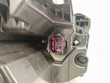 Laden Sie das Bild in den Galerie-Viewer, Frontscheinwerfer Audi Q2 81A941012 Rechts Scheinwerfer Headlight SCH3892025906pd