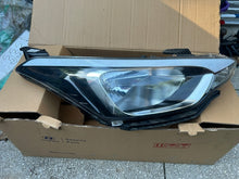 Laden Sie das Bild in den Galerie-Viewer, Frontscheinwerfer Hyundai I20 92102C8000 Rechts Scheinwerfer Headlight SCH3895041429bz