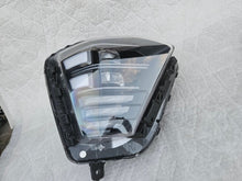 Laden Sie das Bild in den Galerie-Viewer, Frontscheinwerfer Hyundai Kona 92102BE100 Rechts Scheinwerfer Headlight SCH3902499994ih