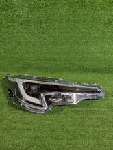 Laden Sie das Bild in den Galerie-Viewer, Frontscheinwerfer Toyota Corolla 81110-02X10 LED Rechts Scheinwerfer Headlight SCH3909861922mj