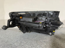 Laden Sie das Bild in den Galerie-Viewer, Frontscheinwerfer Skoda Kamiq 658941015D LED Ein Satz Scheinwerfer Headlight SCH3916011758gd