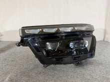 Laden Sie das Bild in den Galerie-Viewer, Frontscheinwerfer Skoda Kamiq 658941015D LED Ein Satz Scheinwerfer Headlight SCH3916011758gd