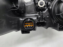 Laden Sie das Bild in den Galerie-Viewer, Frontscheinwerfer Ssangyong W SPP15597 ZMM92-102000 Full LED Rechts Headlight SCH3920257527gr