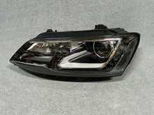 Laden Sie das Bild in den Galerie-Viewer, Frontscheinwerfer VW Jetta 5C7941751E Xenon Links Scheinwerfer Headlight SCH3922140213un
