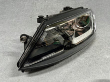 Laden Sie das Bild in den Galerie-Viewer, Frontscheinwerfer VW Jetta 5C7941751E Xenon Links Scheinwerfer Headlight SCH3922140213un