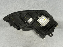 Laden Sie das Bild in den Galerie-Viewer, Frontscheinwerfer VW Jetta 5C7941751E Xenon Links Scheinwerfer Headlight SCH3922140213un