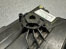 Laden Sie das Bild in den Galerie-Viewer, Frontscheinwerfer VW Jetta 5C7941751E Xenon Links Scheinwerfer Headlight SCH3922140213un