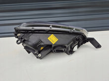 Laden Sie das Bild in den Galerie-Viewer, Frontscheinwerfer Skoda Yeti 5L1941015C Xenon Links Scheinwerfer Headlight SCH3927747243ce