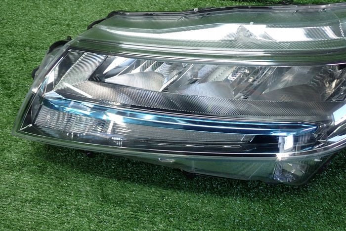 Frontscheinwerfer Suzuki Vitara I 100-7R0016 Links Scheinwerfer Headlight SCH3929281814bu
