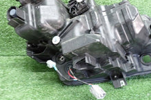 Laden Sie das Bild in den Galerie-Viewer, Frontscheinwerfer Suzuki Vitara I 100-7R0016 Links Scheinwerfer Headlight SCH3929281814bu