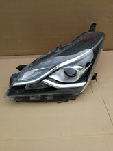 Laden Sie das Bild in den Galerie-Viewer, Frontscheinwerfer Toyota Yaris 0D-197 Links Scheinwerfer Headlight SCH3930676347pu