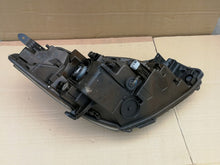 Laden Sie das Bild in den Galerie-Viewer, Frontscheinwerfer Toyota Yaris 0D-197 Links Scheinwerfer Headlight SCH3930676347pu