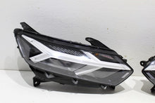 Laden Sie das Bild in den Galerie-Viewer, Frontscheinwerfer Dacia Sandero III 260107920R Ein Satz Scheinwerfer Headlight SCH3935176593fz