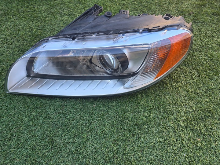 Frontscheinwerfer Volvo V70 S80 30796133 Xenon Links Scheinwerfer Headlight SCH3938697932fc