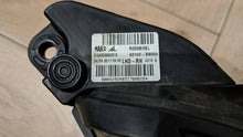 Laden Sie das Bild in den Galerie-Viewer, Frontscheinwerfer Hyundai I10 92102-B9000 Rechts Scheinwerfer Headlight SCH3938714651rb