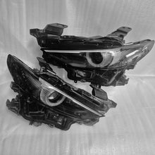 Load image into Gallery viewer, Frontscheinwerfer Mazda 3 BCJH-51030 BCJH-51040 Ein Satz Scheinwerfer Headlight SCH3952897023zc