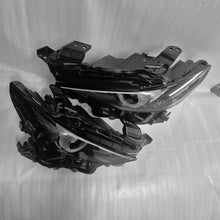 Load image into Gallery viewer, Frontscheinwerfer Mazda 3 BCJH-51030 BCJH-51040 Ein Satz Scheinwerfer Headlight SCH3952897023zc